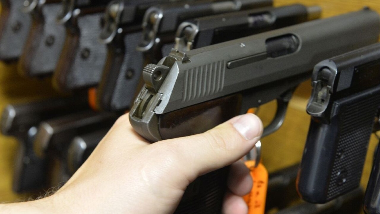 zbrane zbram krimi polícia 1140px (TASR/Vladimir Benko)